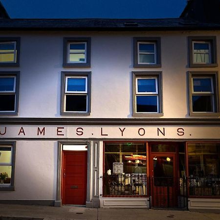 'James Lyons' The Old Main St 발리하우니스 외부 사진
