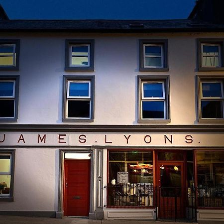 'James Lyons' The Old Main St 발리하우니스 외부 사진
